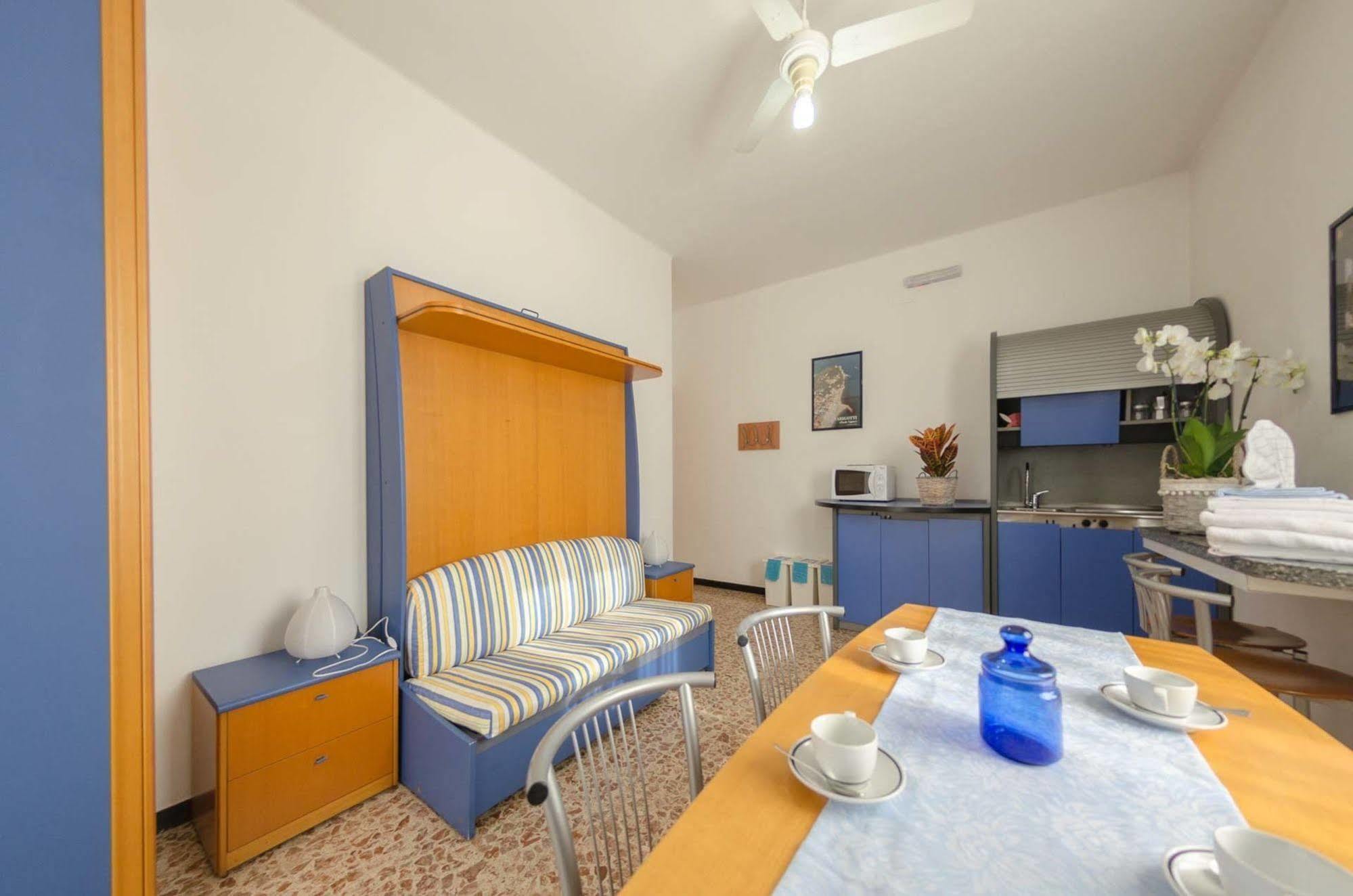 Residenza Adelaide Aparthotel Finale Ligure Buitenkant foto