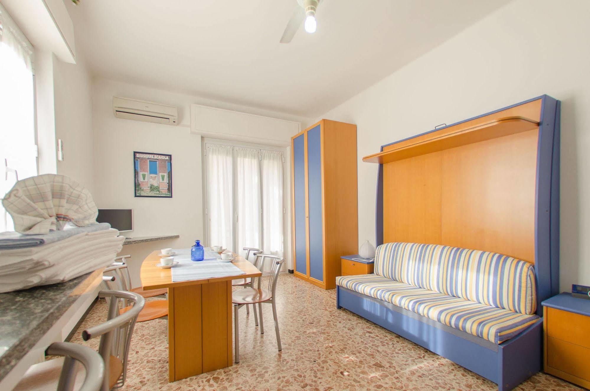 Residenza Adelaide Aparthotel Finale Ligure Buitenkant foto