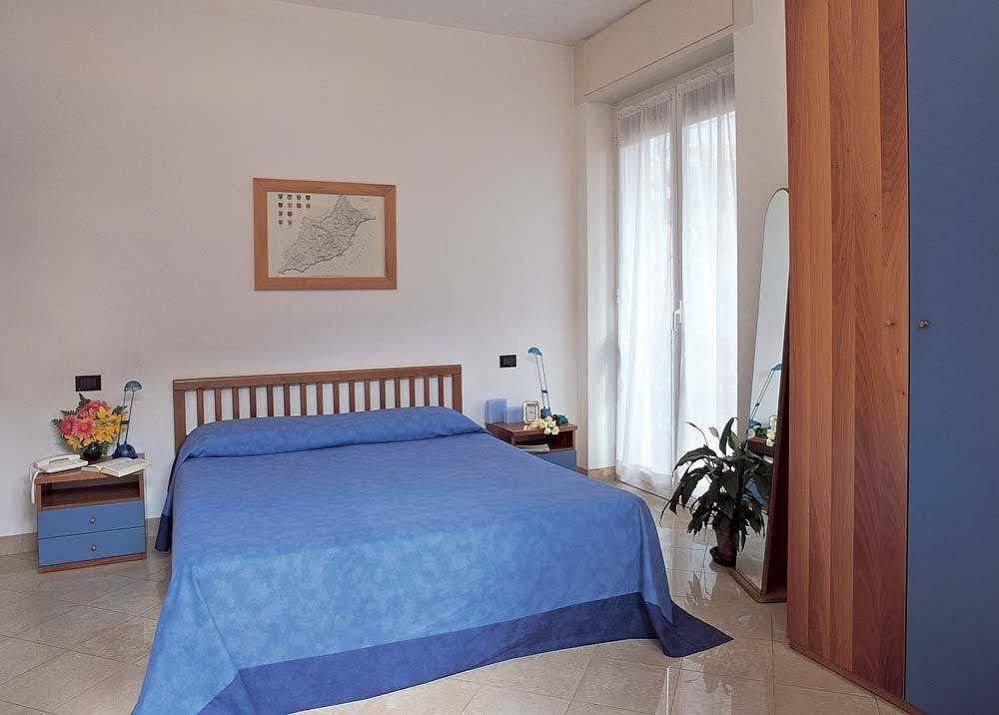 Residenza Adelaide Aparthotel Finale Ligure Buitenkant foto