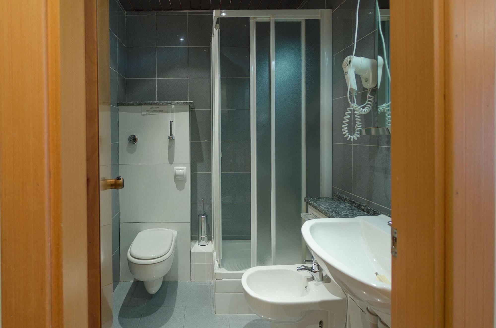 Residenza Adelaide Aparthotel Finale Ligure Buitenkant foto