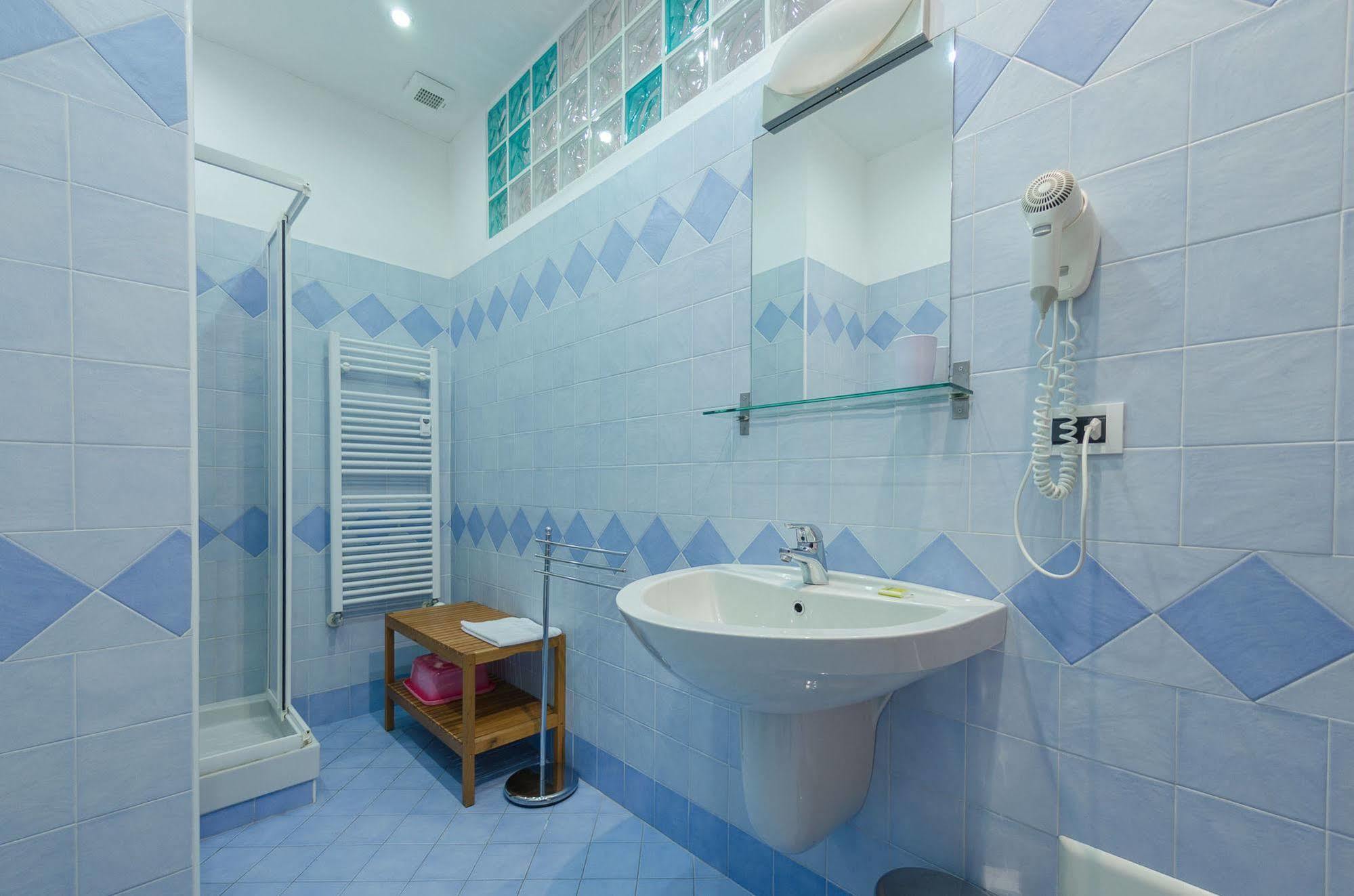 Residenza Adelaide Aparthotel Finale Ligure Buitenkant foto
