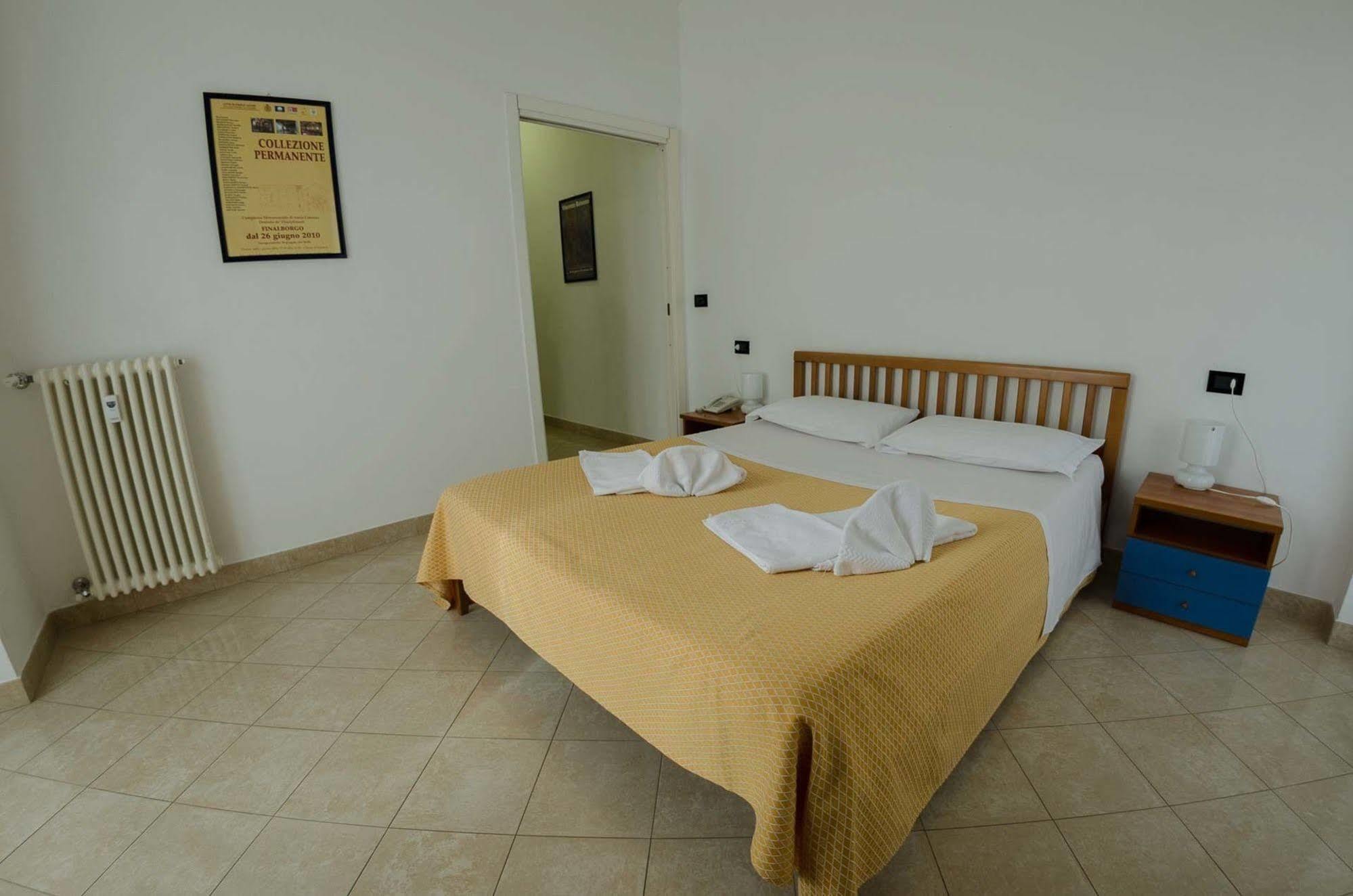 Residenza Adelaide Aparthotel Finale Ligure Buitenkant foto