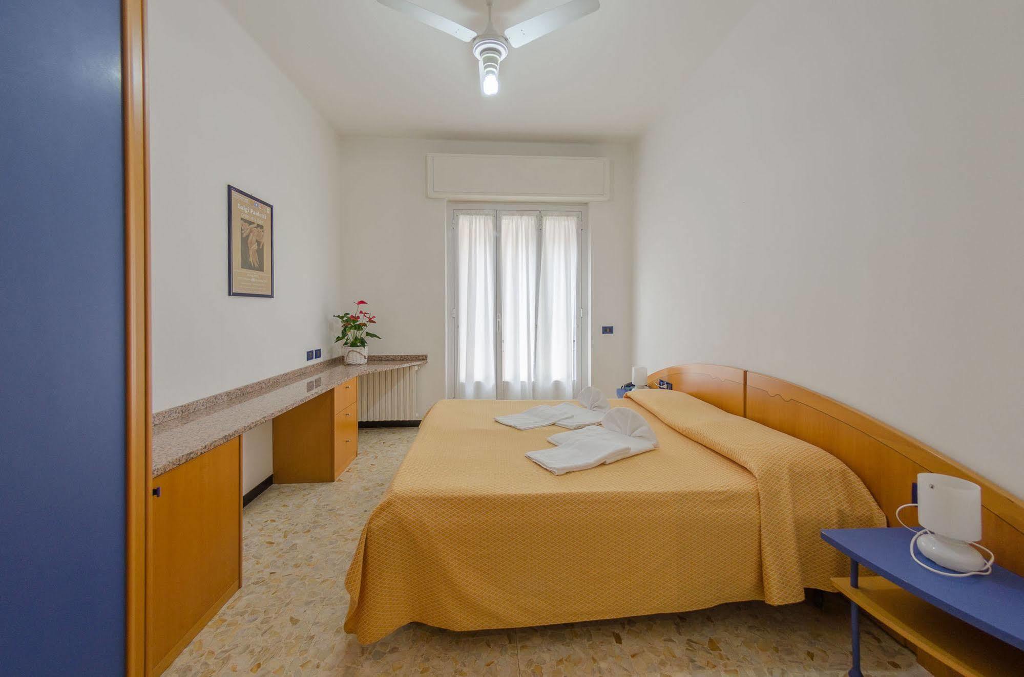 Residenza Adelaide Aparthotel Finale Ligure Buitenkant foto